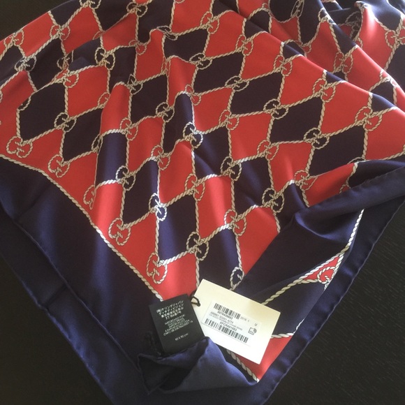 Gucci Accessories - GUCCI GG LOGO SCARF🎊HP